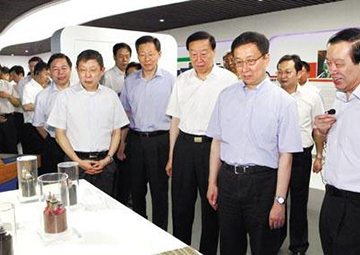 国家副主席，原中央政治局常委， 时任上海市委书记韩正考察ag8集团科技